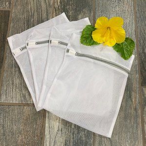 4 White Zippered Mesh Laundry Bags